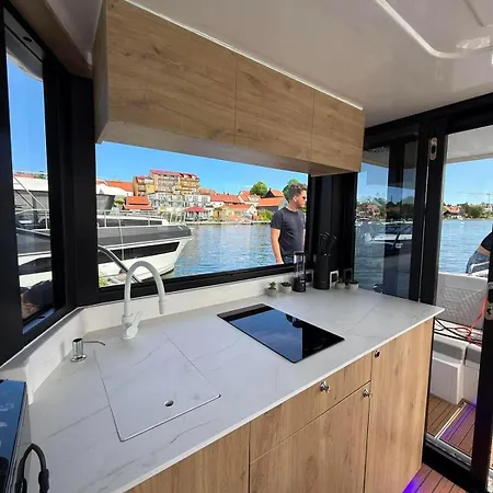 Jasmin Yacht - House Boat Mazury Upalty