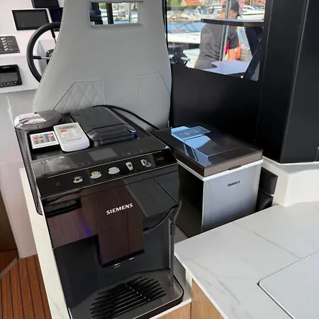 Jasmin Yacht - House Boat Mazury *